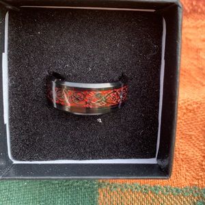 NWOT  Black/Red ring